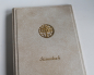 Preview: Stammbuch "Goldene Lebensbaum" mit goldenem Schrift aus beigem Büffelleder,  DIN A4