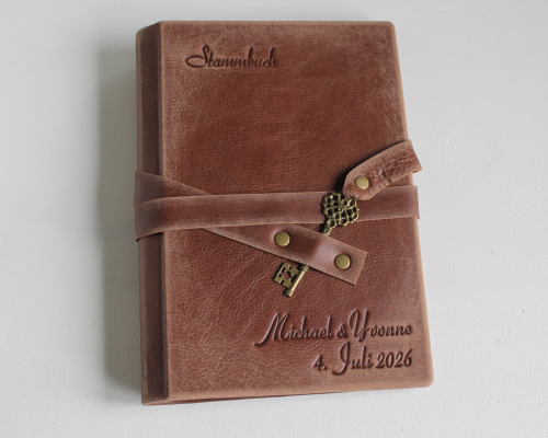 Stammbuch "Schlüssel Version 3" aus Leder, im Vintage-Look