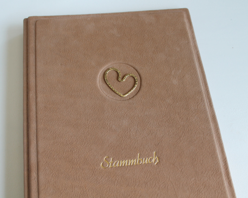 Stammbuch "Herz" aus hellbraunem Nubukleder,  DIN A4