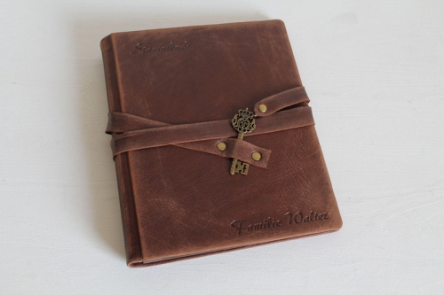 Preview: Stammbuch "Schlüssel" im Vintage-Look aus Leder DIN A5, braun