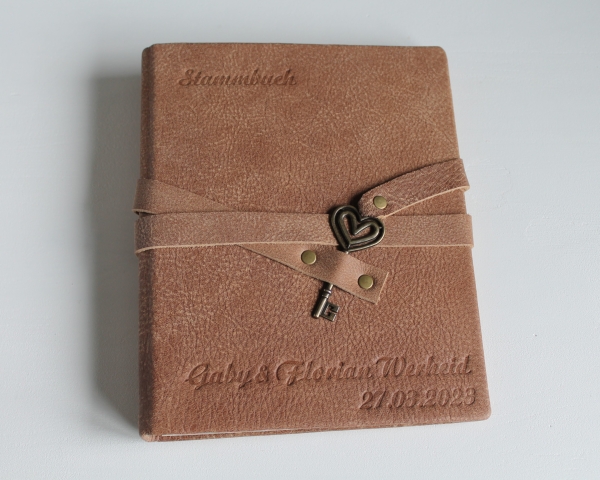 Stammbuch "Herz-Schlüssel" aus Büffelleder DIN A5, terracotta