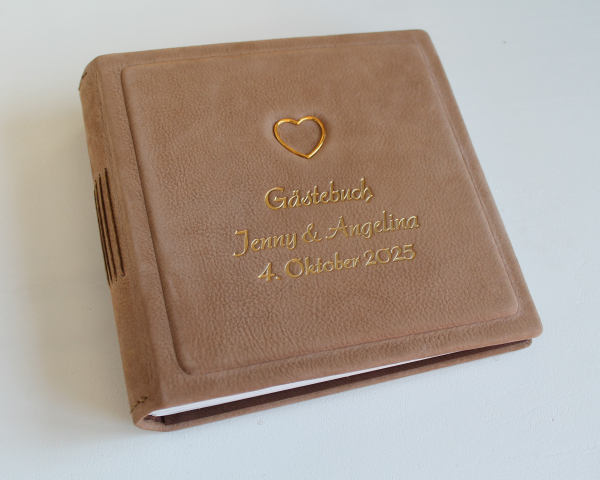 Gästebuch - Album "Goldene Herz" aus hellbraunem Nubukleder, mittelgroß