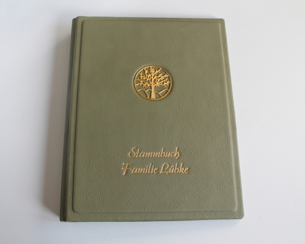 Stammbuch "Herz" aus hellbraunem Nubukleder,  DIN A4