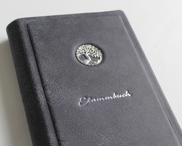 Stammbuch LEBENSBAUM mit silbernem Schrift aus Büffelleder, anthrazitgrau