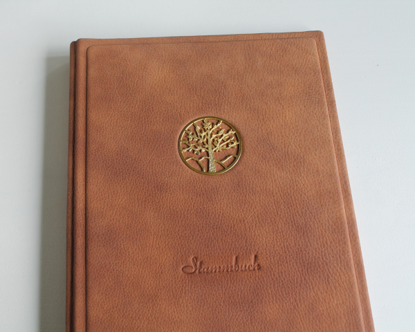 Stammbuch "Lebensbaum" aus Büffelleder,  DIN A4, cognacbraun