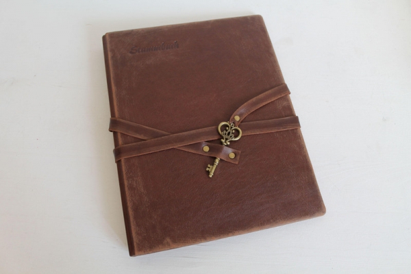 Stammbuch "Schlüssel" im Vintage-Look DIN A4, braun