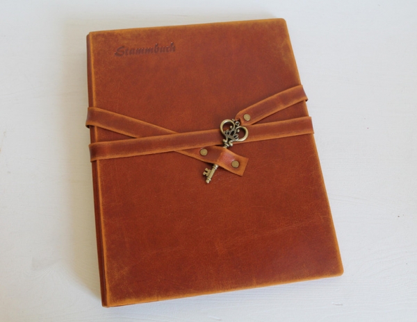 Stammbuch "Schlüssel" im Vintage-Look DIN A4, hellbraun