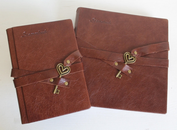 Set Stammbuch & Gästenbuch-Album Schlüssel "Herz", dunkelbraun