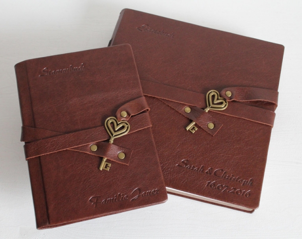 Set Stammbuch & Gästenbuch-Album Schlüssel "Herz", dunkelbraun
