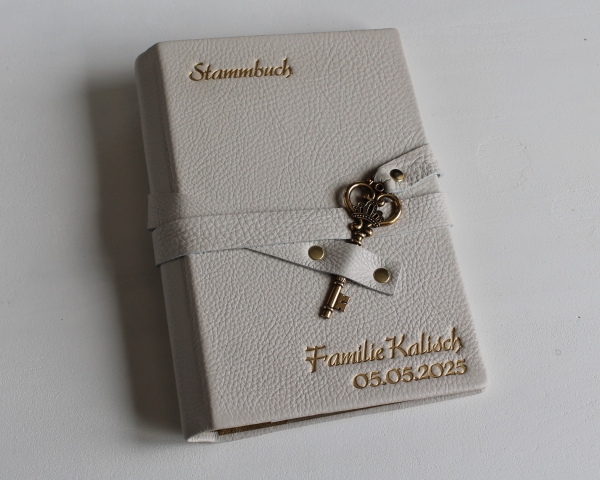 Stammbuch "Goldene Schlüssel" aus cremeweißem Nappaleder