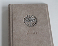 Stammbuch "Lebensbaum" aus Büffelleder,  DIN A5, grauetaupe